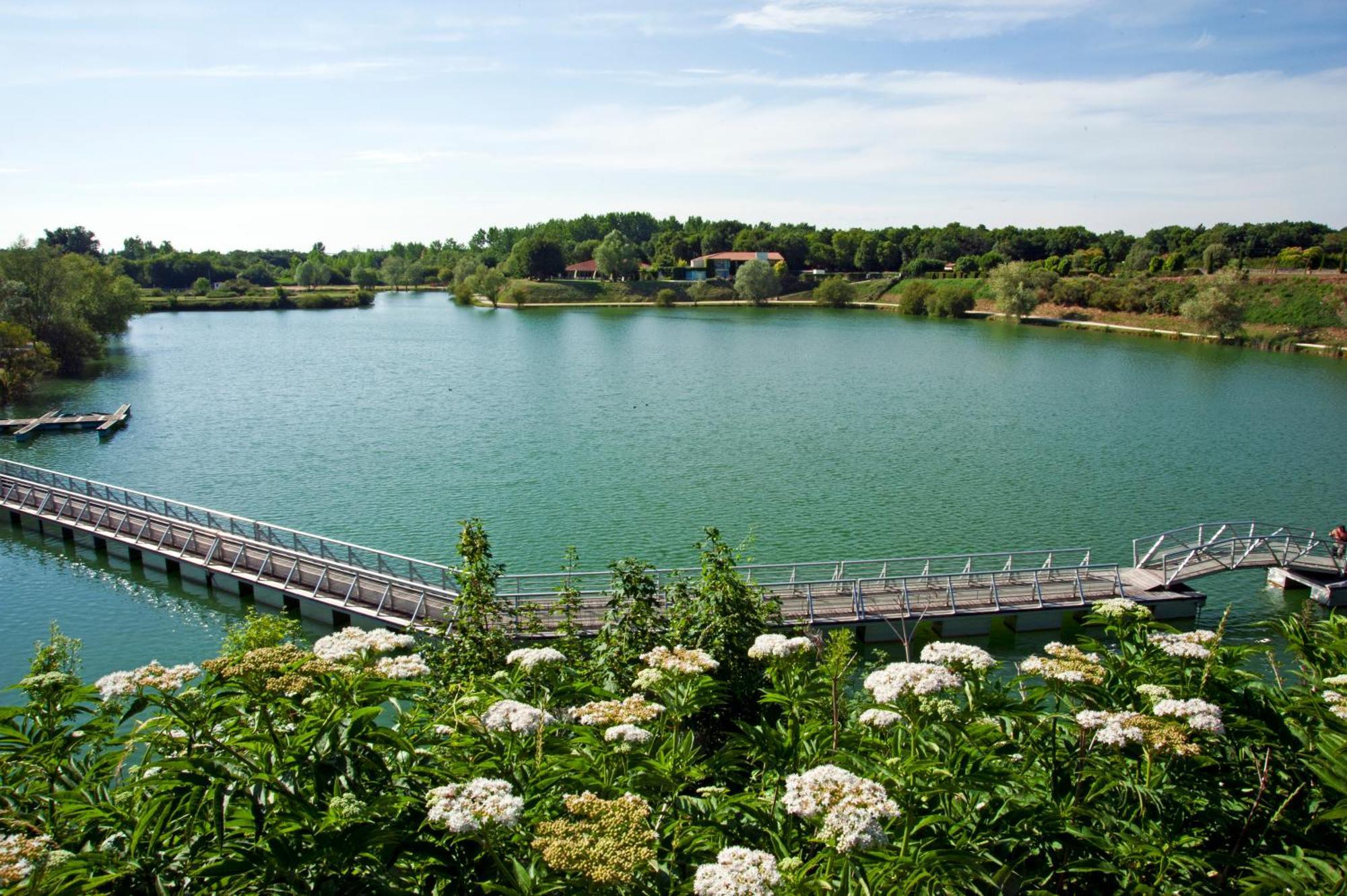 Les Jardins Du Lac Trizay Exterior foto